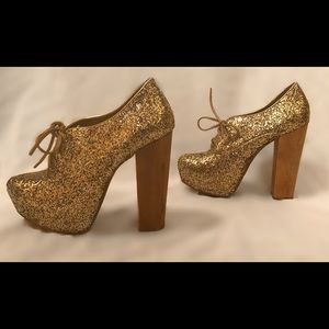 ✨Sale✨Steve Madden gold glitter booties size 8